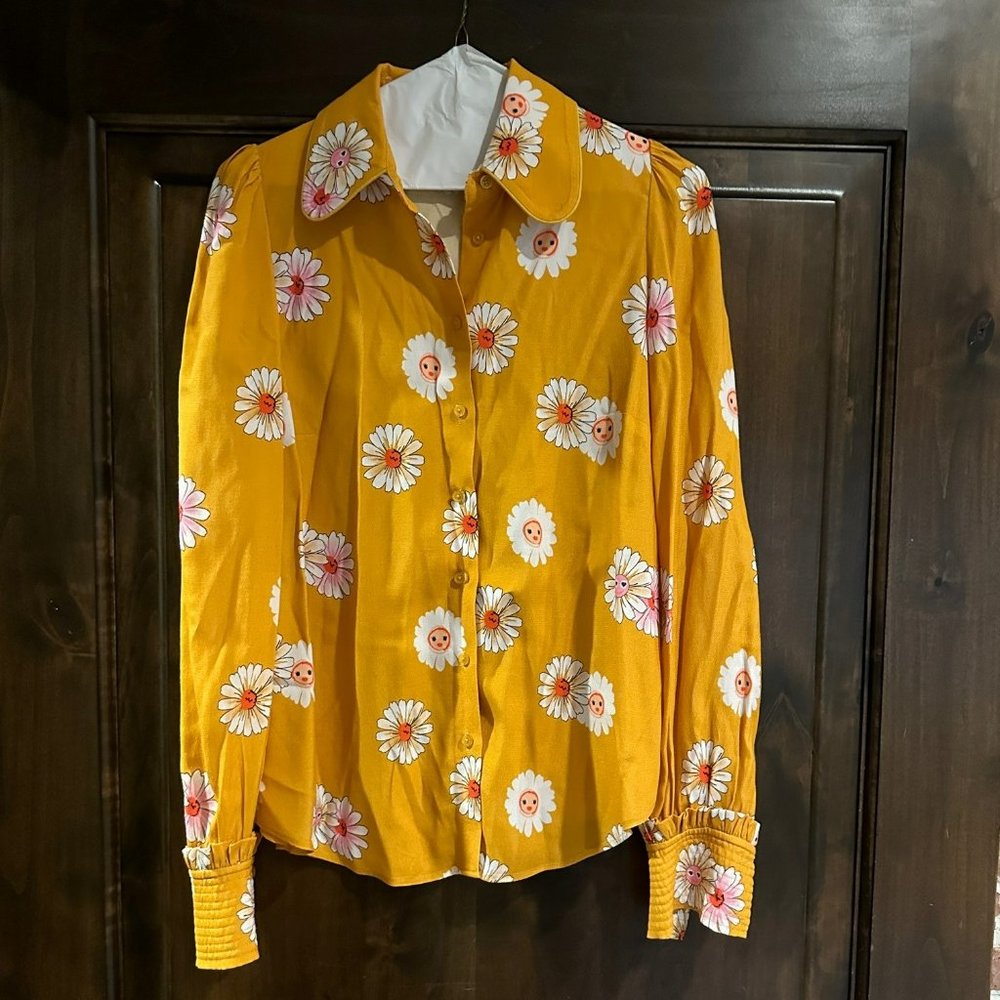 Manoush daisy button down size 34